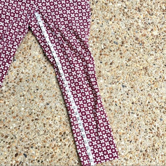 NWOT LOFT Julie Skinny Red Floral Retro Pants Size 4 - Picture 8 of 10